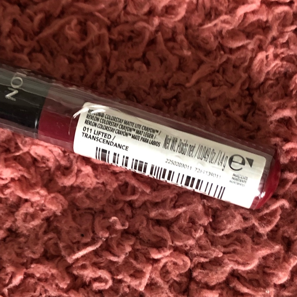 Revlon Matte Crayon Lipstick - Picture 11 of 11